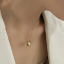 Pearl U necklace