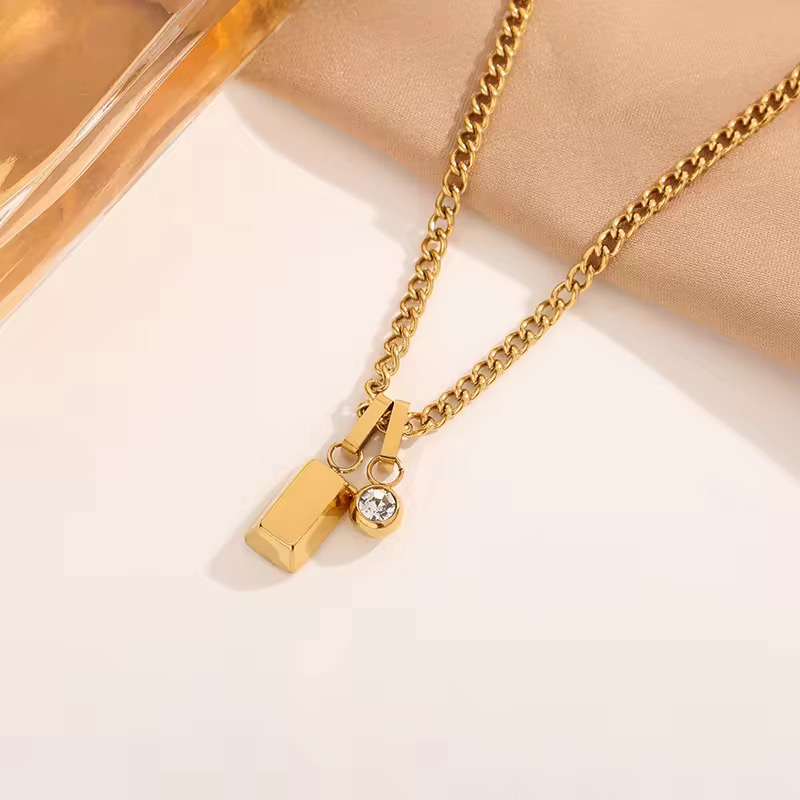 Gold bar duo zircon necklace - Image 2
