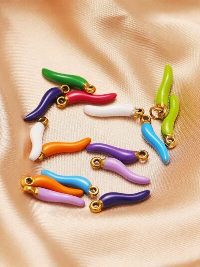 Mini golden dark green chilly